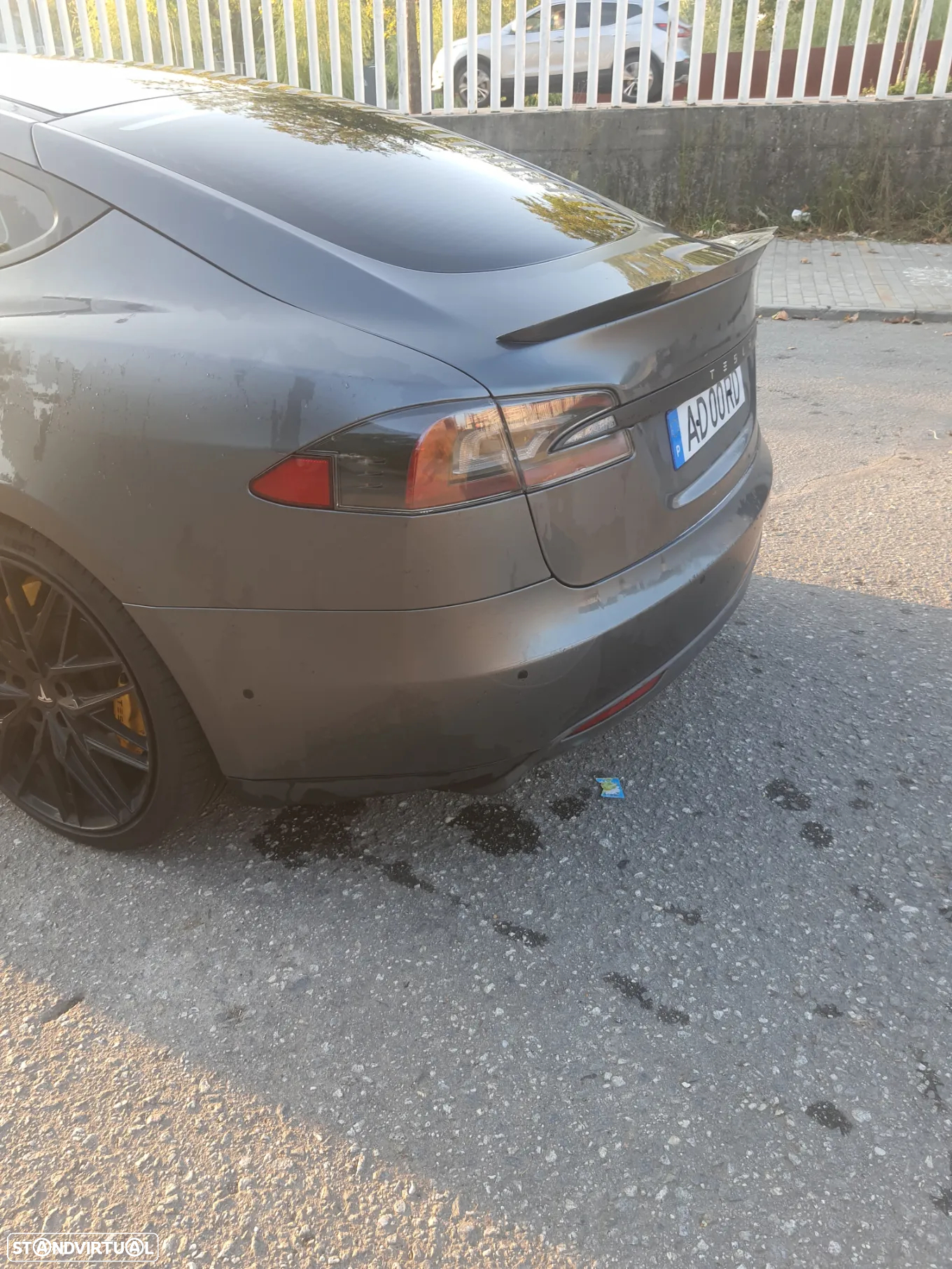 Tesla Model S 85D - 12