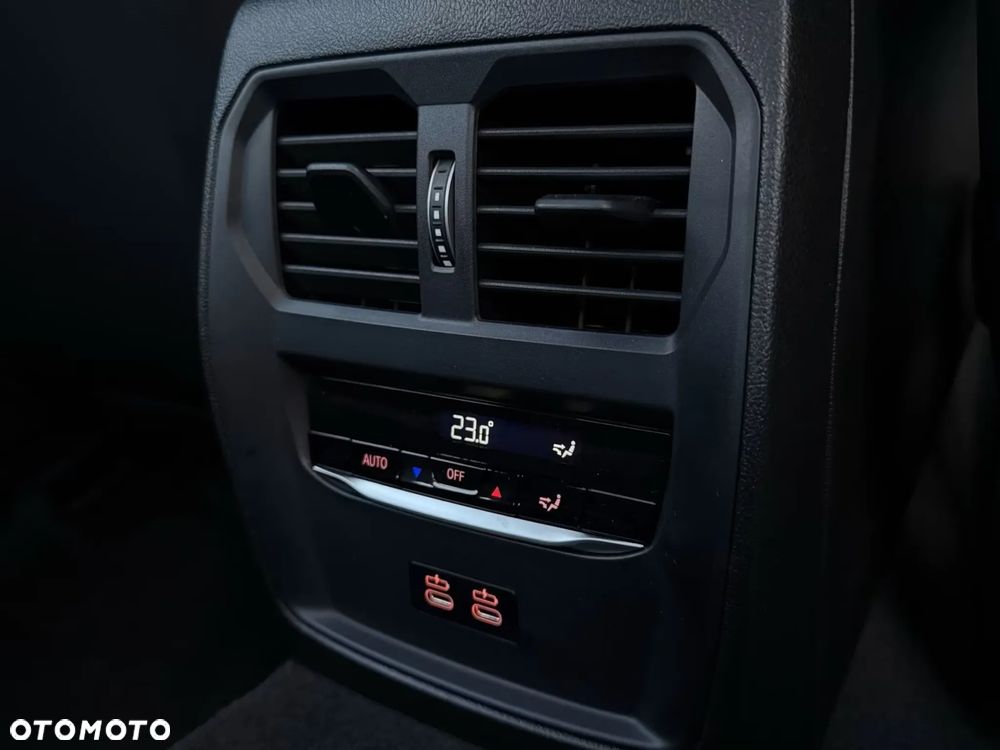 BMW Seria 3 M340i xDrive mHEV sport - 29