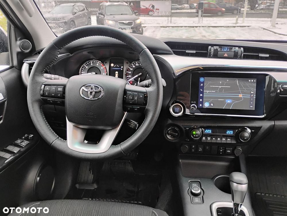 Toyota Hilux - 8