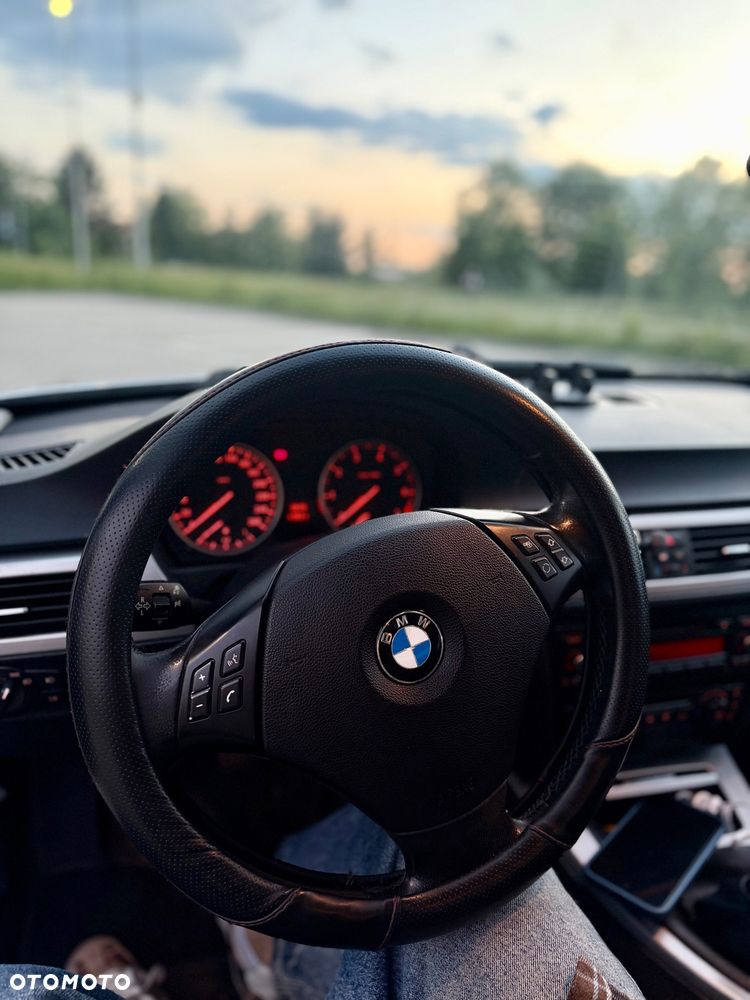 BMW Seria 3 320i - 10