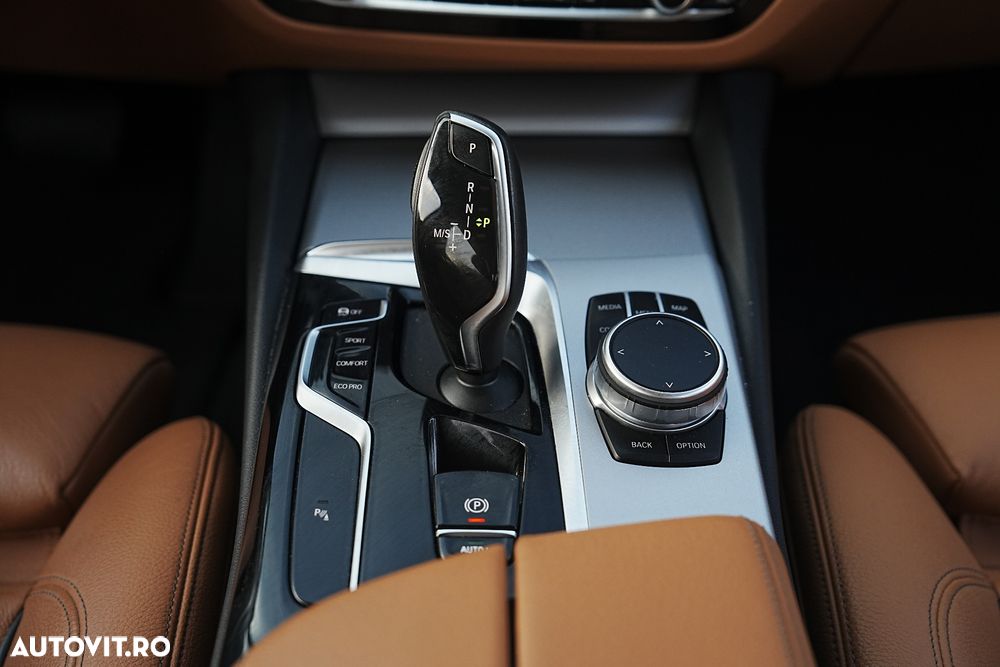 BMW Seria 5 520i Aut. - 28