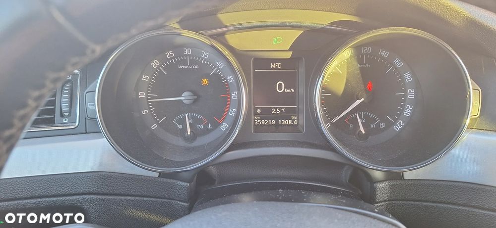 Skoda Superb 2.0 TDI Elegance DSG - 17