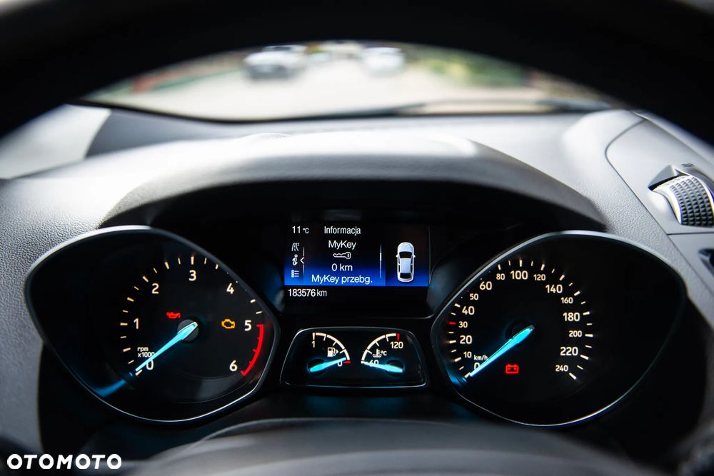 Ford Kuga 2.0 TDCi 2x4 Titanium - 32