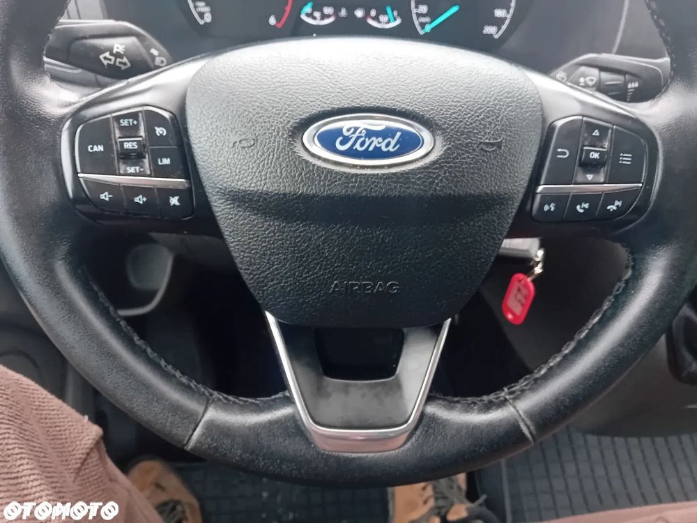 Ford Tourneo Custom - 27