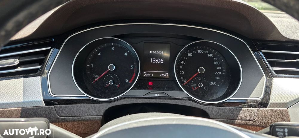 Volkswagen Passat 2.0 TDI DSG Highline - 14