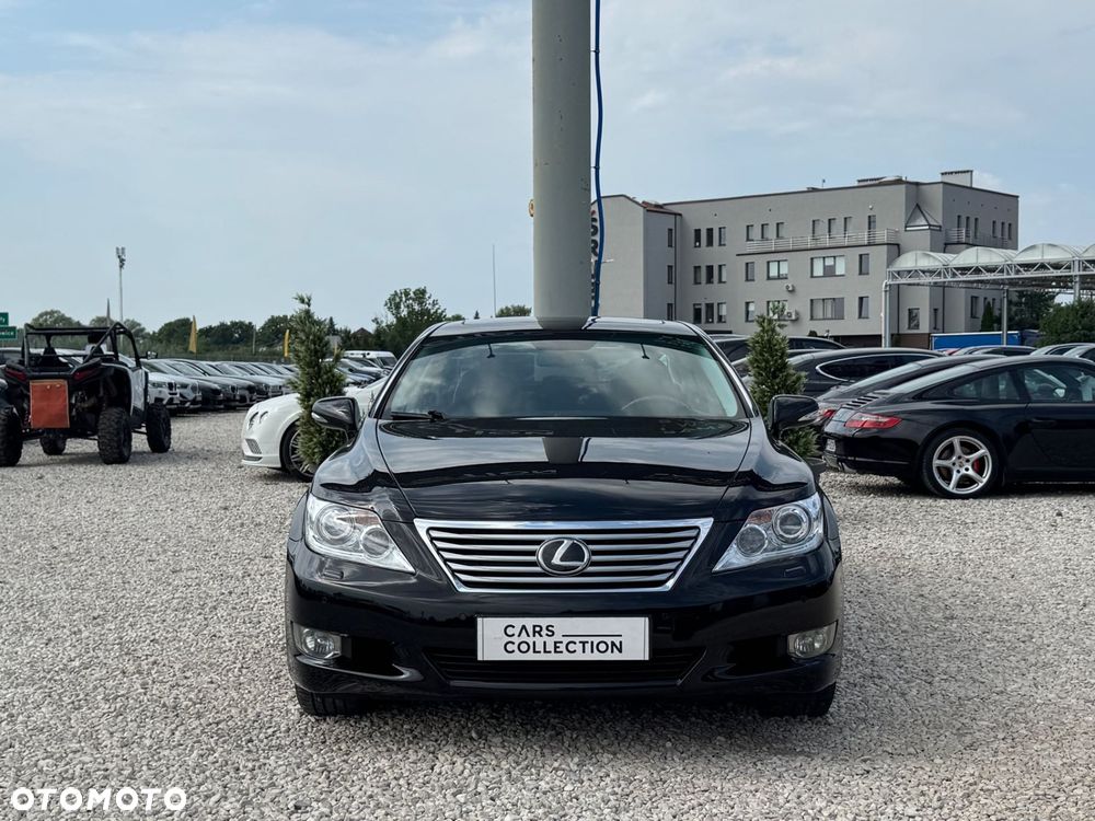 Lexus LS - 10