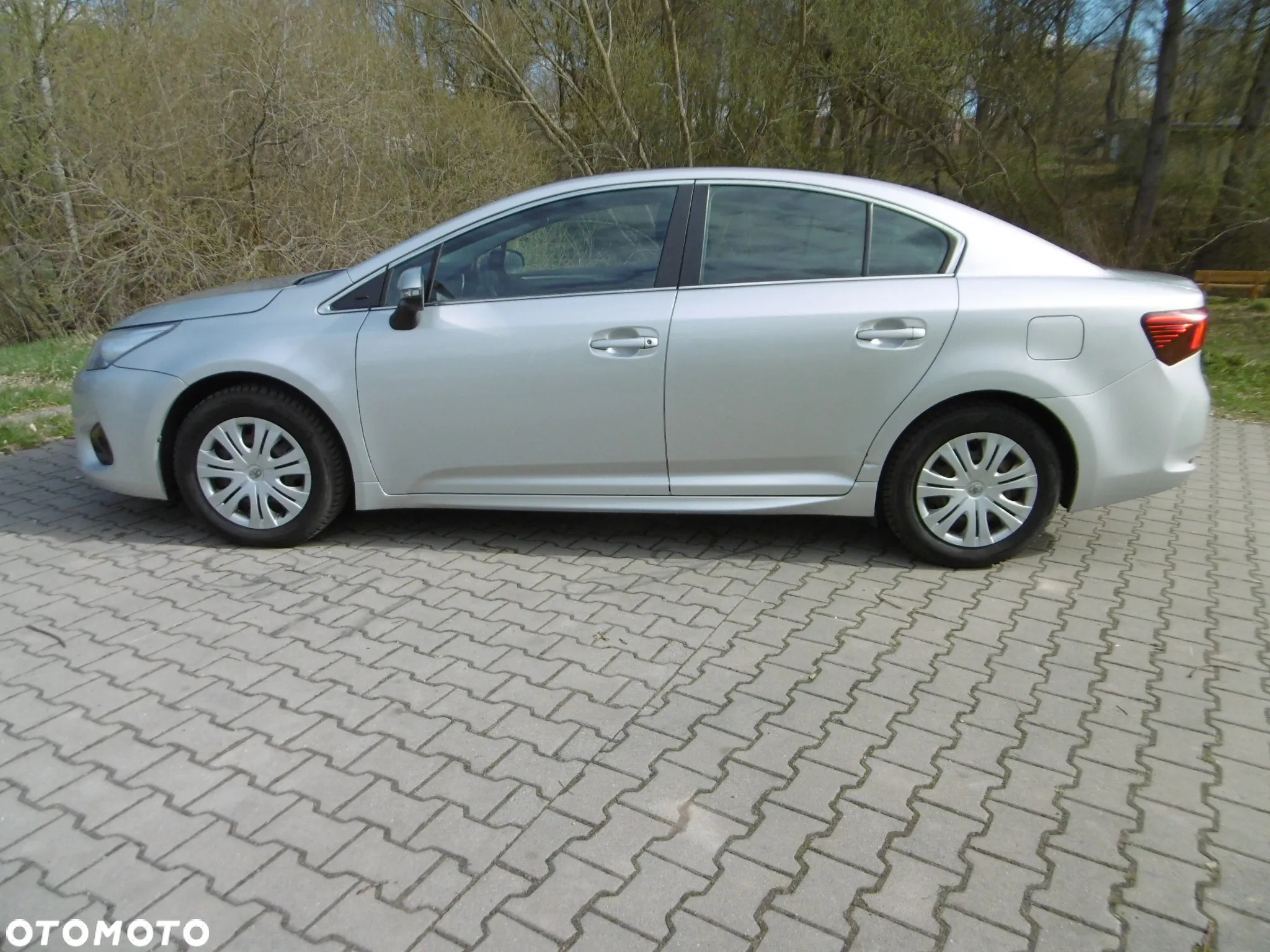 Toyota Avensis 1.6 Active - 2