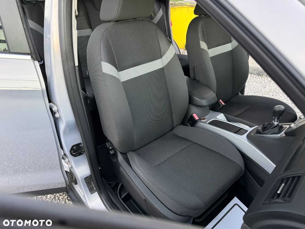 Ford Kuga 2.0 TDCi 2x4 Titanium - 23