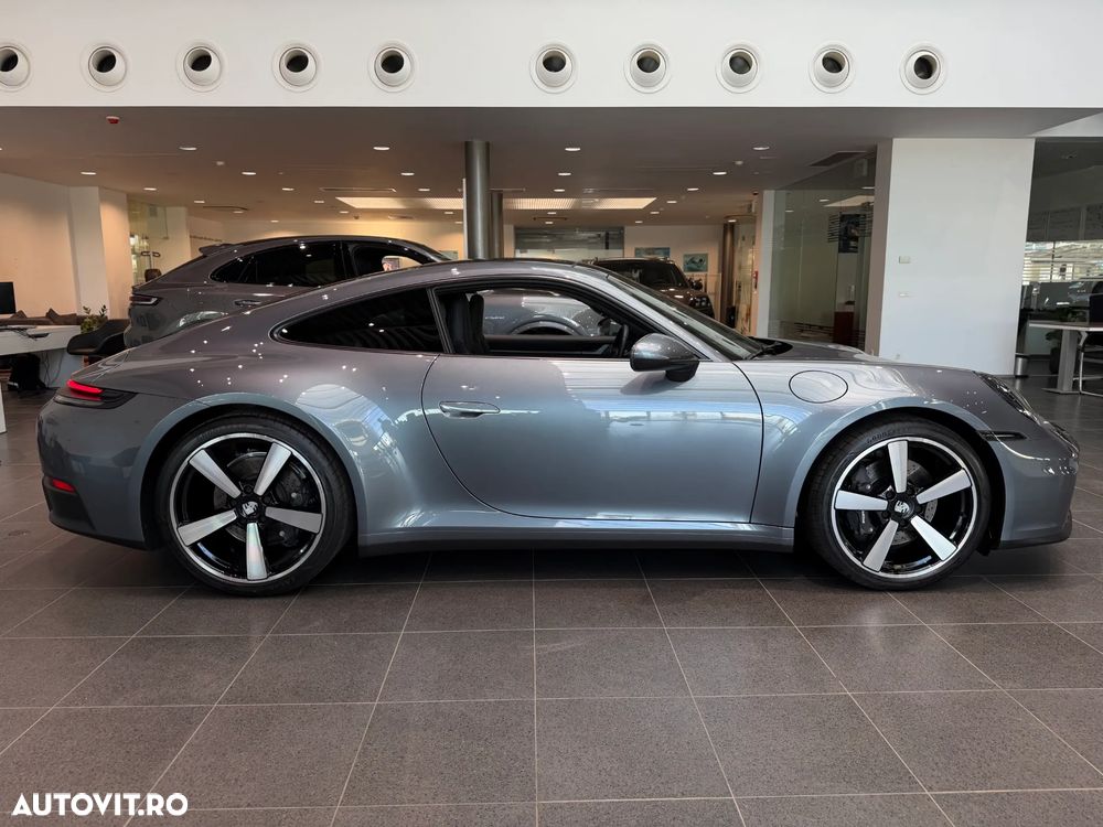 Porsche 911 Carrera PDK - 2
