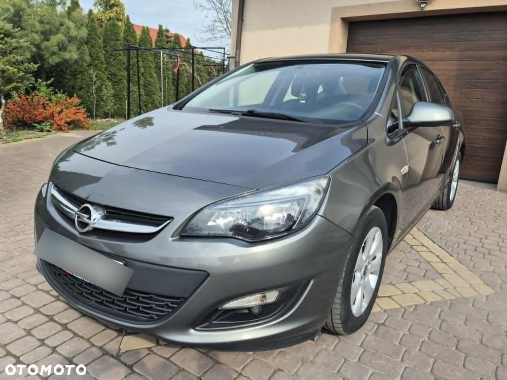 Opel Astra 1.6 Business - 1