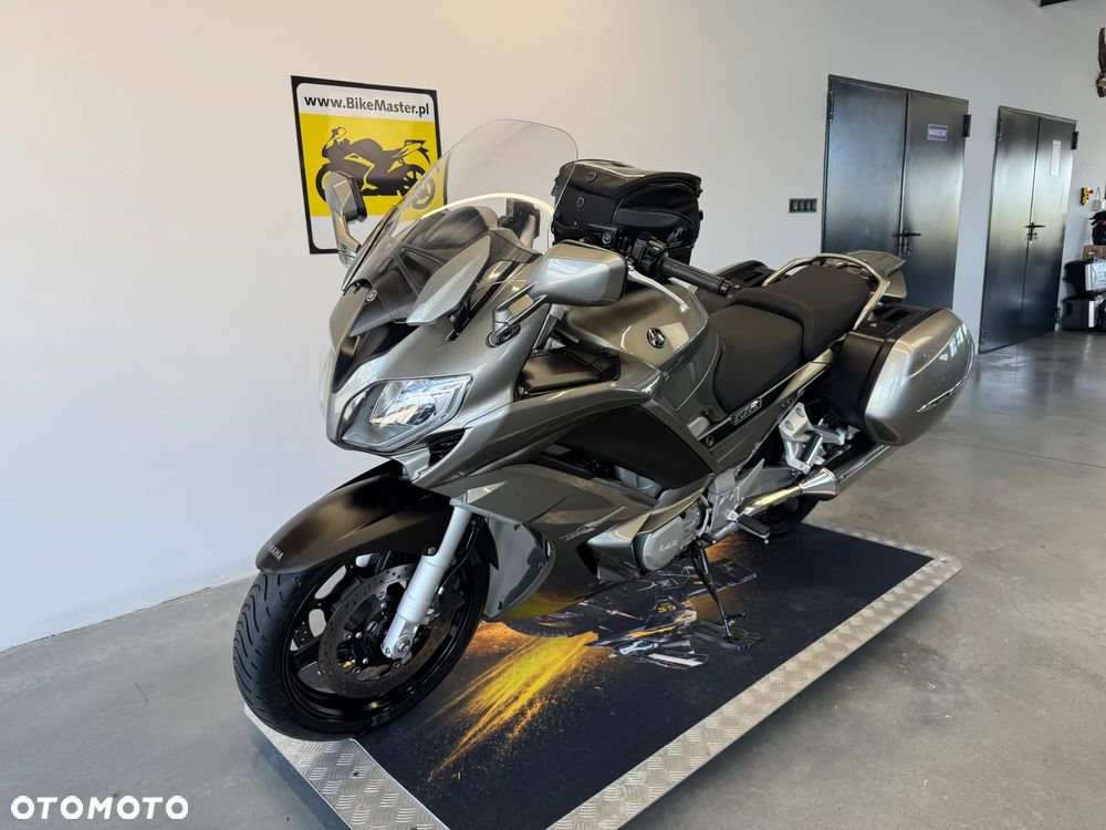 Yamaha FJR - 4