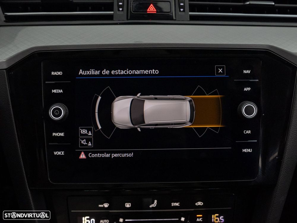VW Passat Variant 2.0 TDI Business DSG - 31