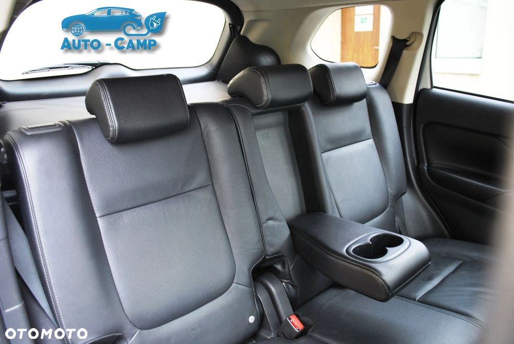 Mitsubishi Outlander Instyle NAVI + - 31