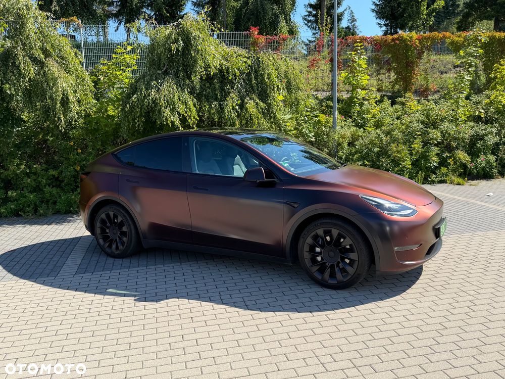 Tesla Model Y Long Range AWD - 3