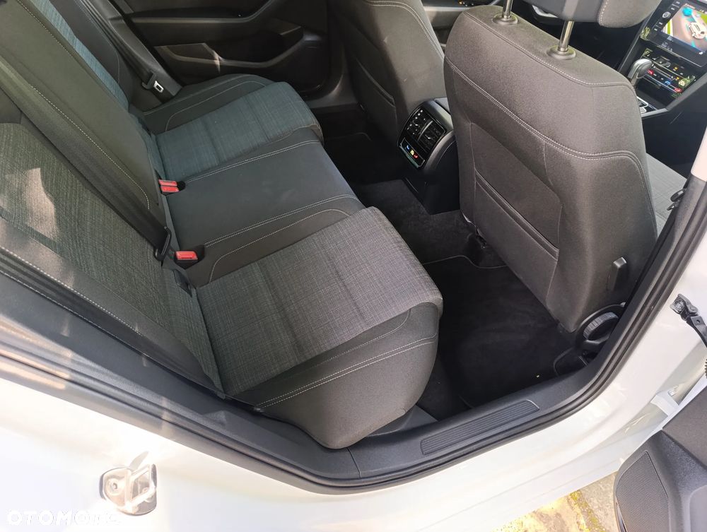 Volkswagen Passat 2.0 TDI Business DSG - 22