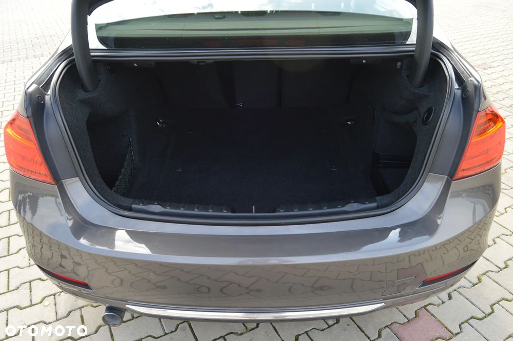 BMW Seria 3 318d Luxury Line - 7