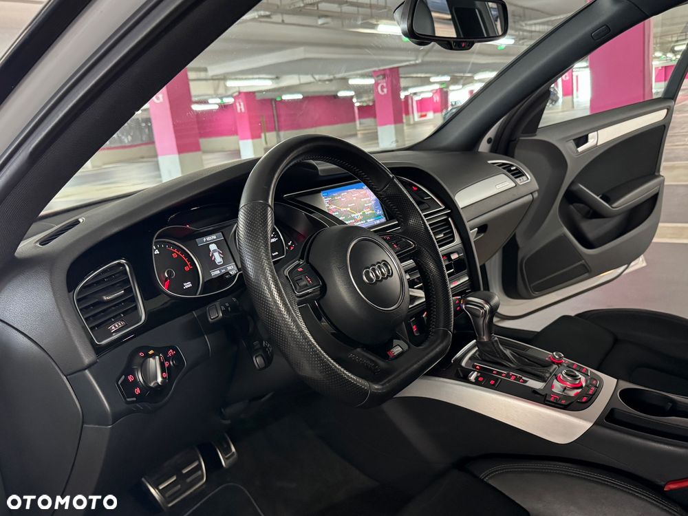 Audi A4 Avant 2.0 TDI DPF quattro S tronic S line Sportpaket - 22