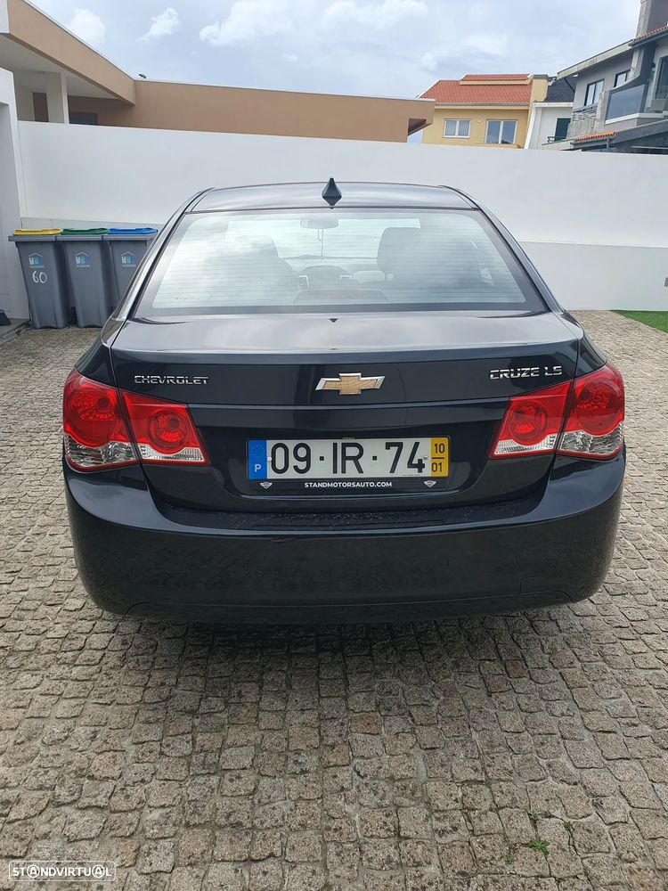 Chevrolet Cruze 1.6 LS - 16