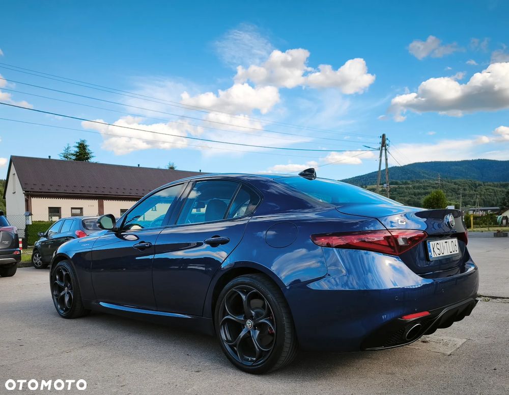 Alfa Romeo Giulia 2.0 Turbo 16V AT8-Q4 Veloce Ti - 2