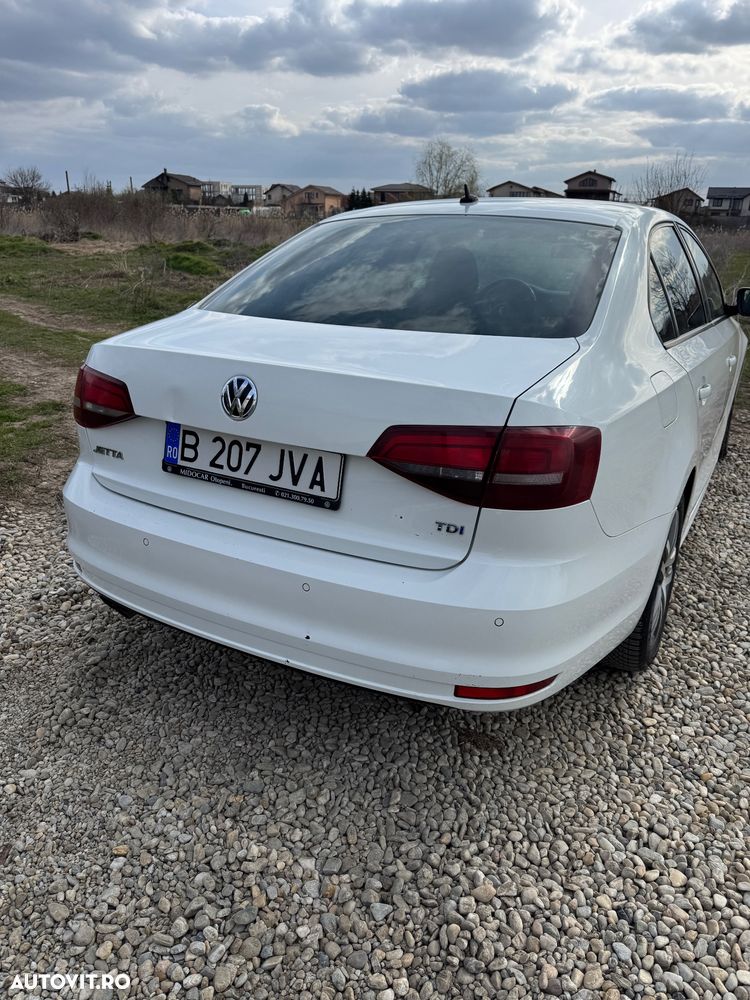 Volkswagen Jetta 2.0 TDI Comfortline - 4