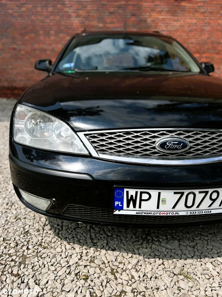 Ford Mondeo - 36
