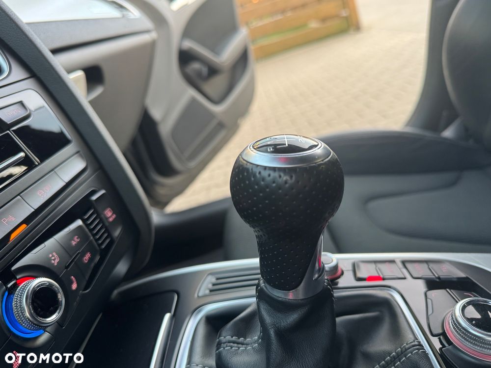 Audi A4 Avant 2.0 TDI DPF clean diesel quattro S line Sportpaket - 36