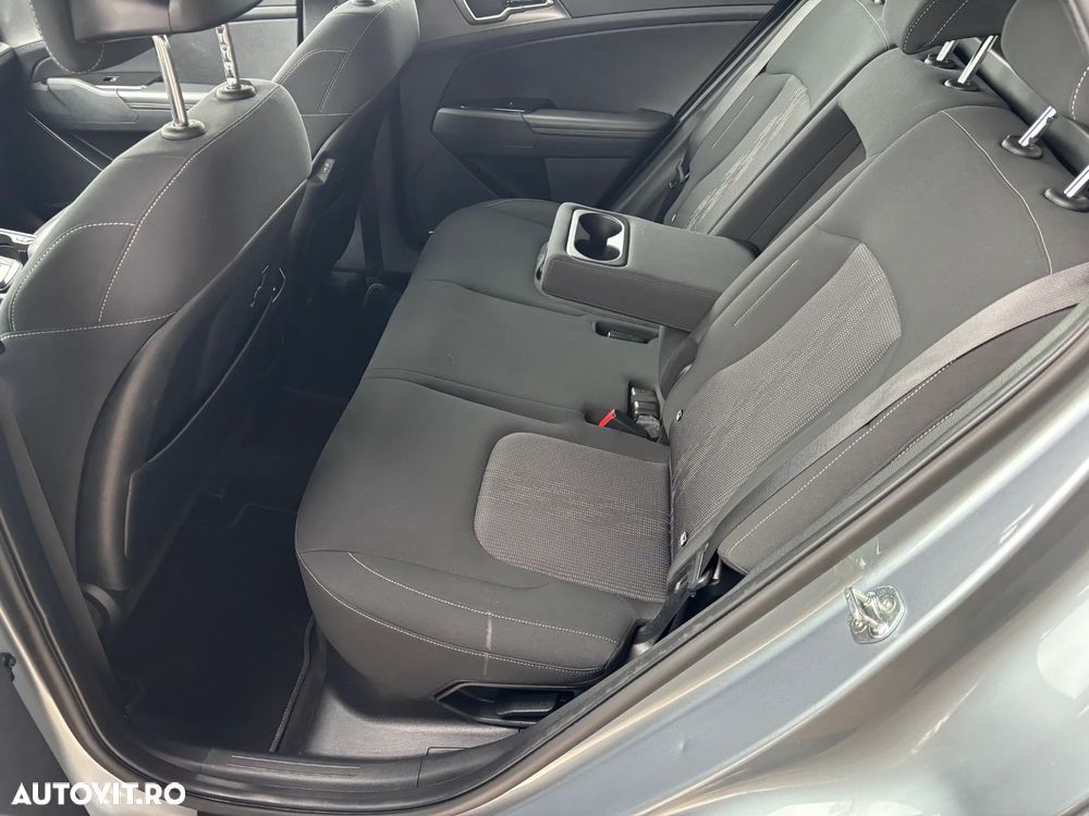 Kia Sportage 1.6 T-GDI HEV 6AT 4x2 Style - 36