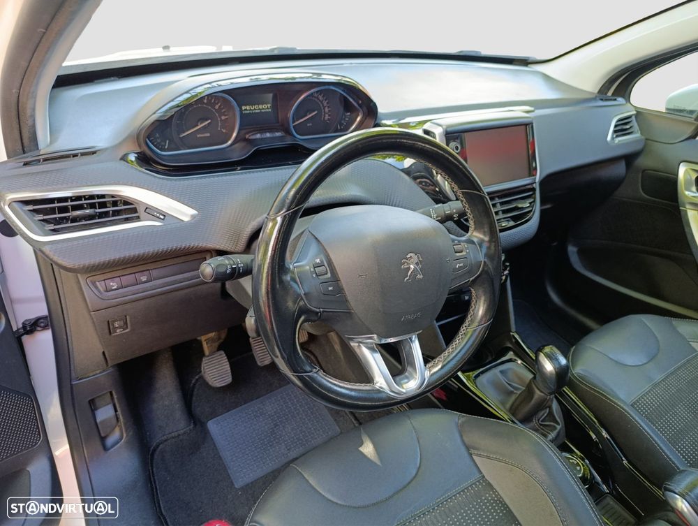 Peugeot 2008 1.2 PureTech Allure - 14