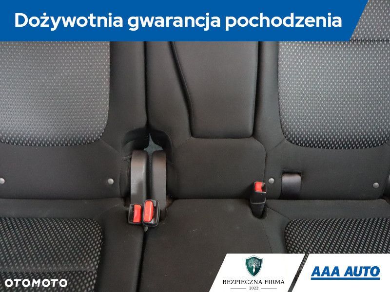 Mitsubishi Outlander - 12