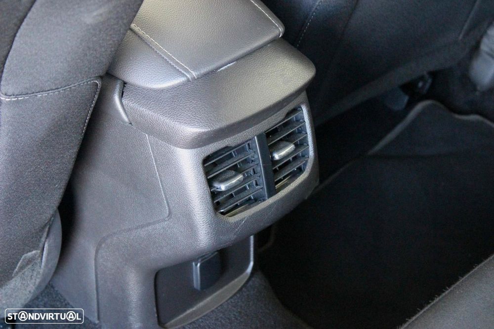 Ford Mondeo SW 2.0 HEV Titanium - 37