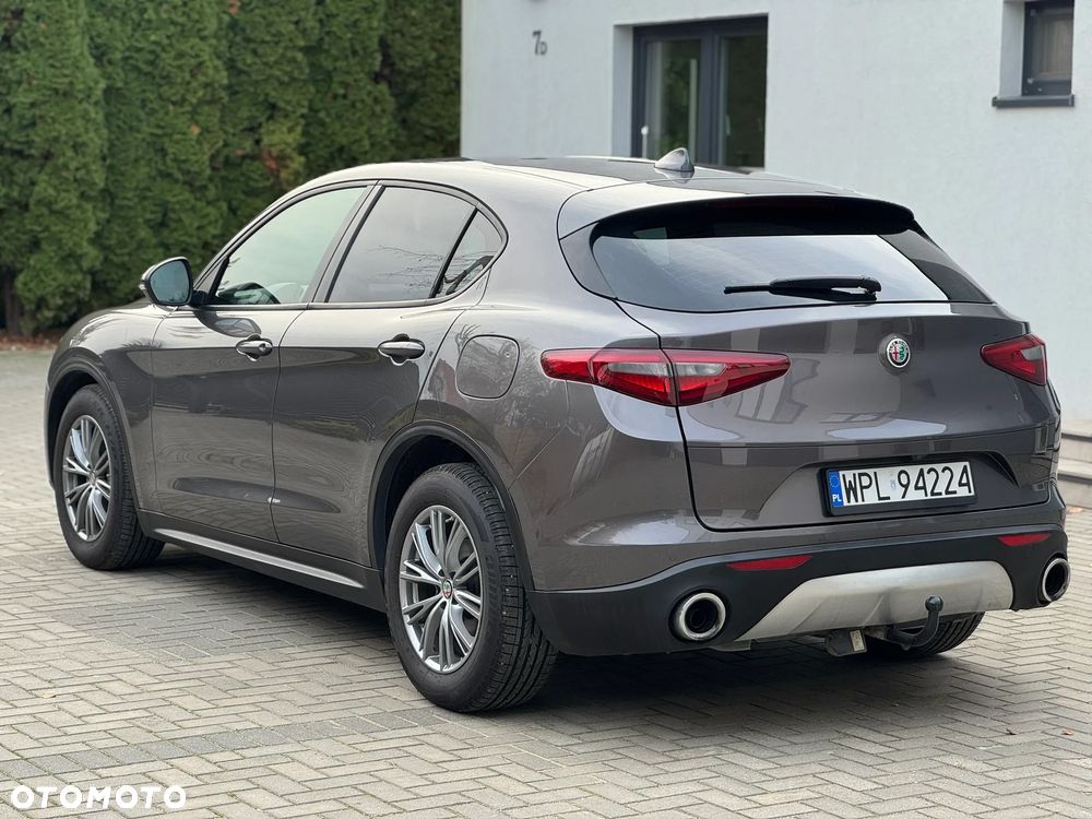Alfa Romeo Stelvio 2.2 16V AT8 Business - 8