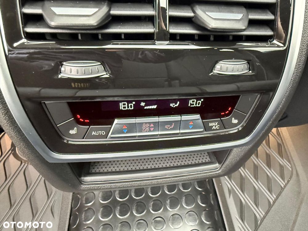 BMW X5 xDrive30d mHEV - 25