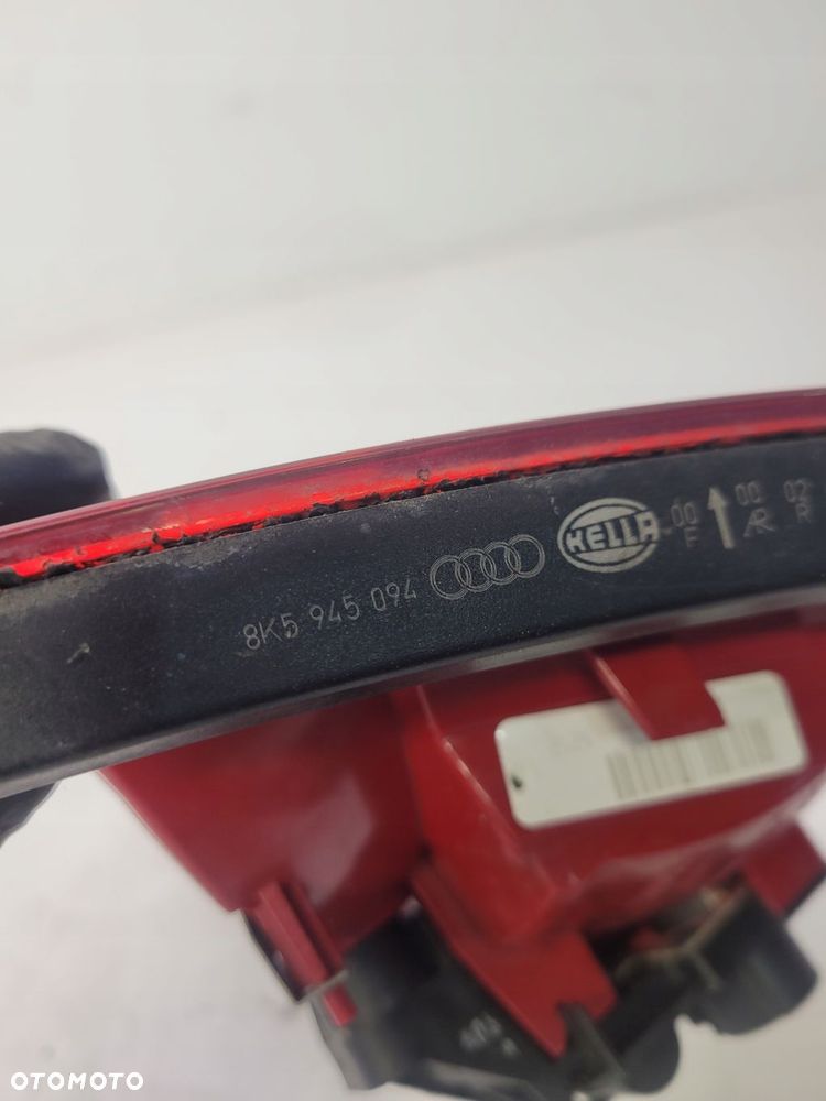 LAMPA PRAWY TYŁ W KLAPE AUDI A4 B8 SEDA 8K5945094 - 6