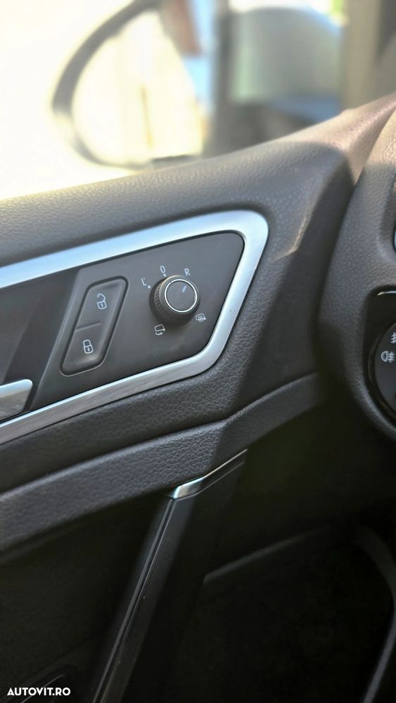 Volkswagen Golf - 10