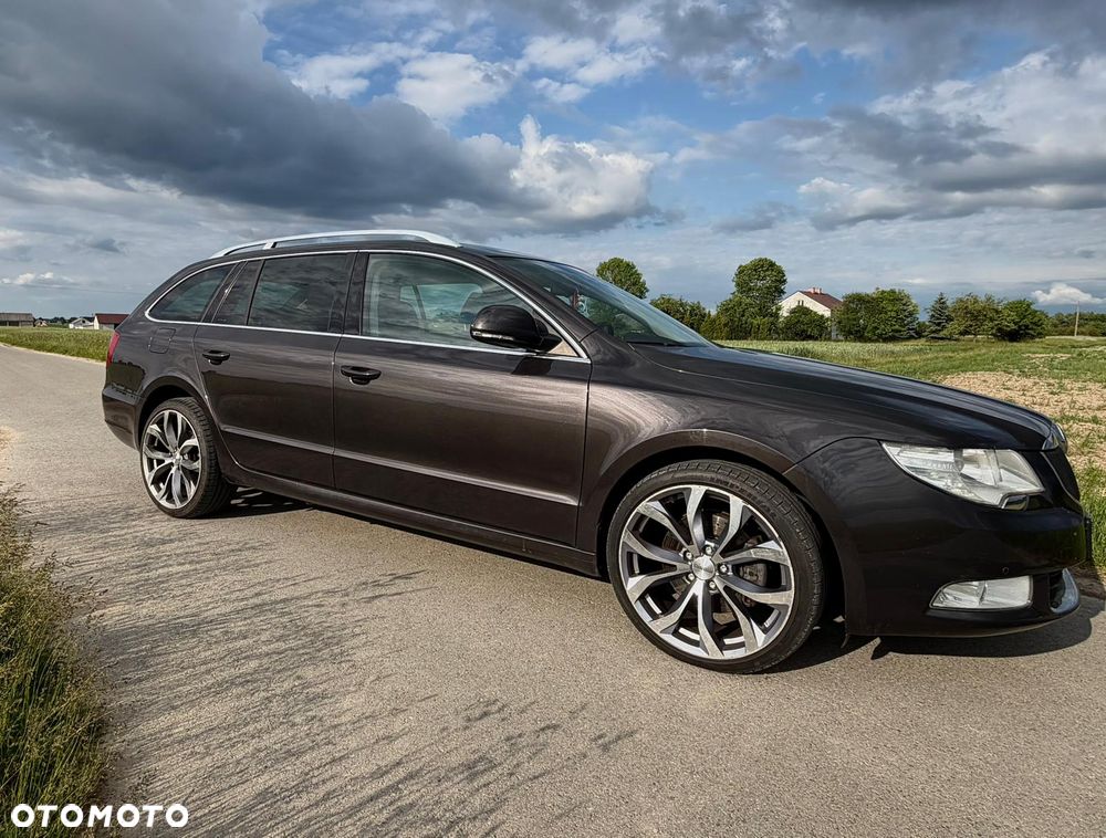 Skoda Superb 1.8 TSI DSG FAMILY - 4