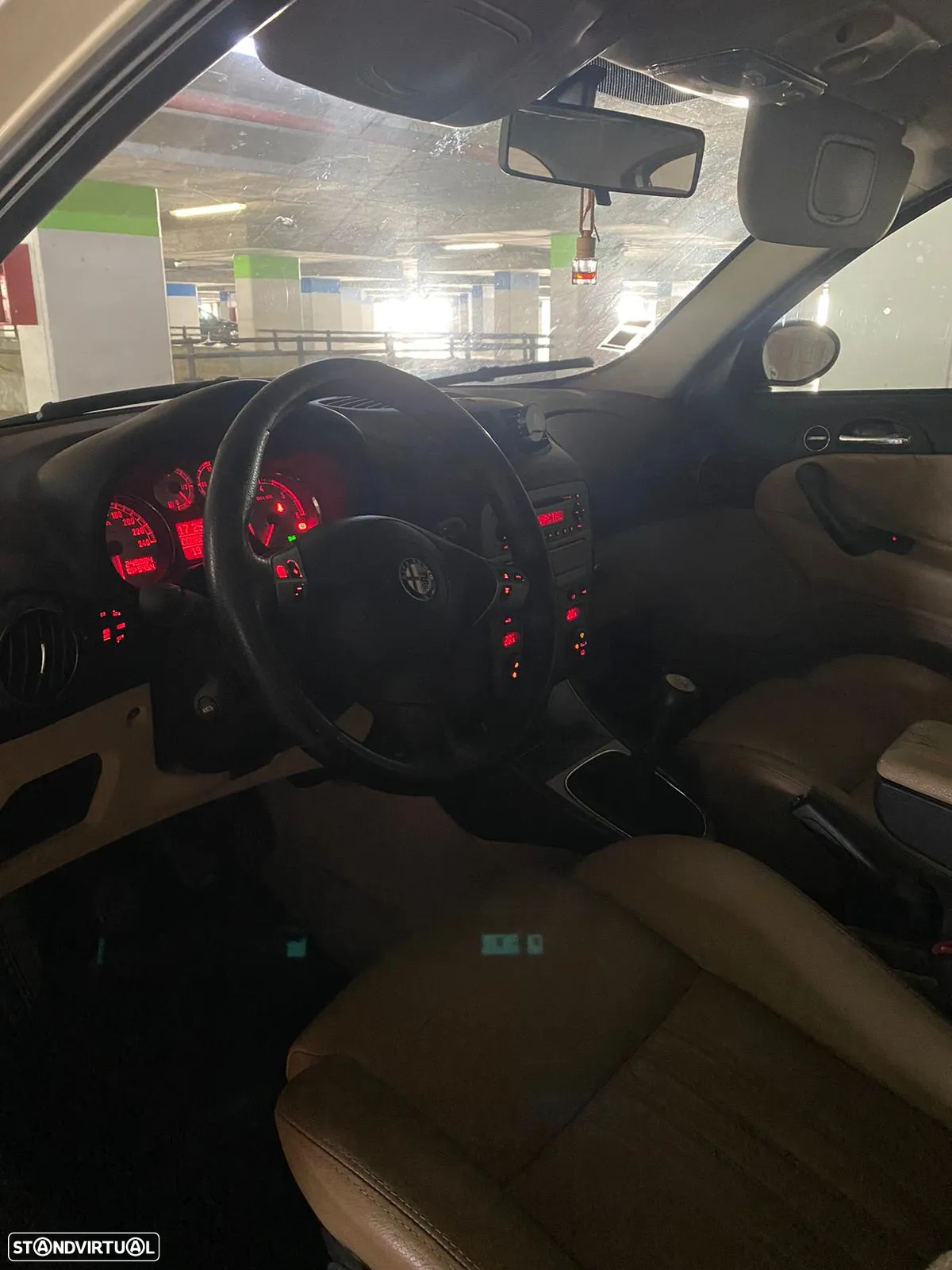 Alfa Romeo 147 1.9 JTD 16V Distinctive - 12