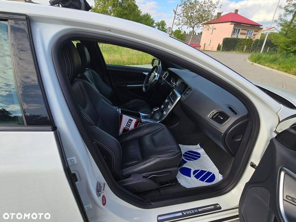 Volvo V60 D2 Geartronic Summum - 22