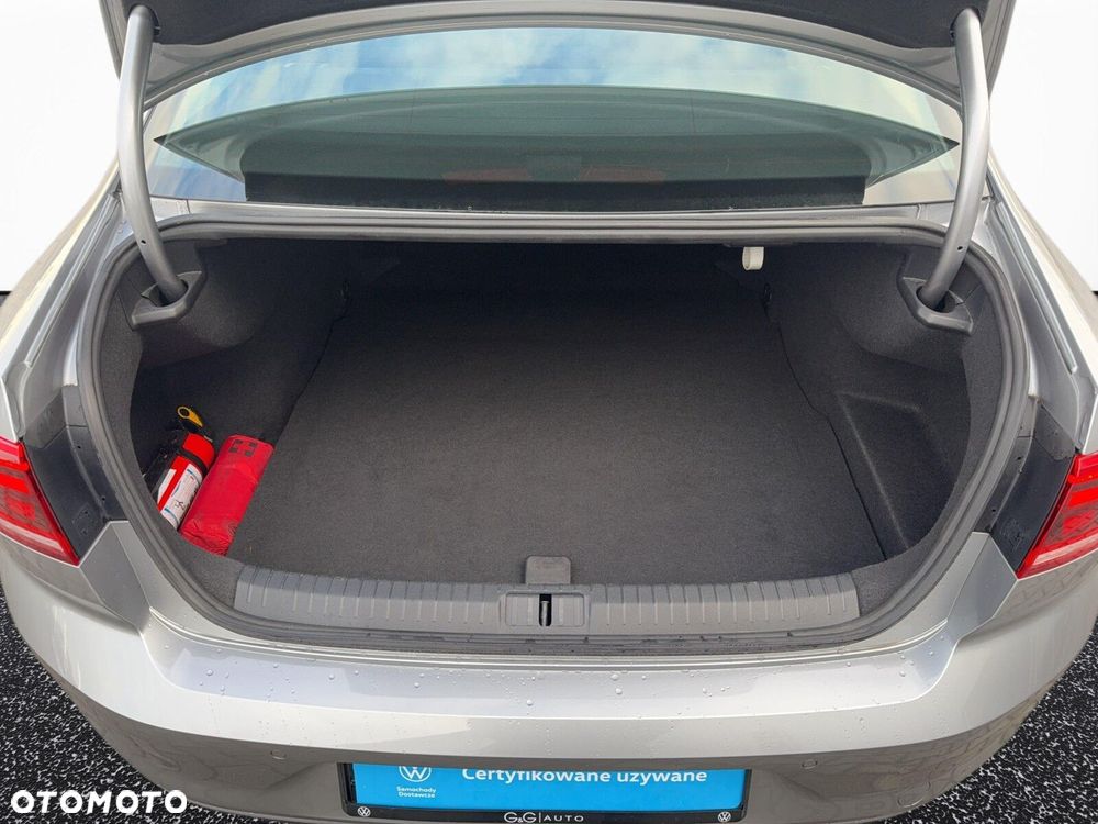 Volkswagen Passat - 37