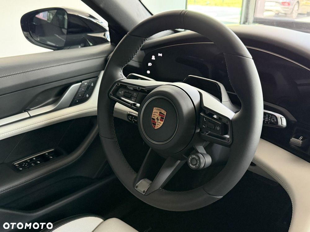 Porsche Taycan - 27