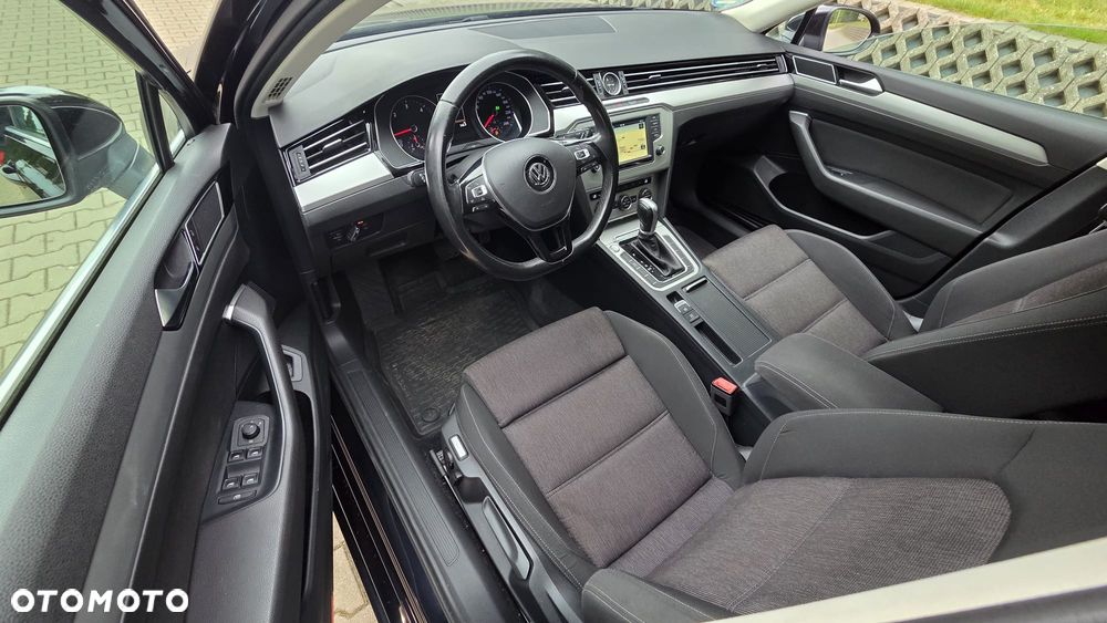 Volkswagen Passat - 6