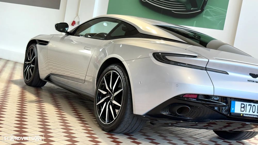 Aston Martin DB11 Coupé V8 - 7