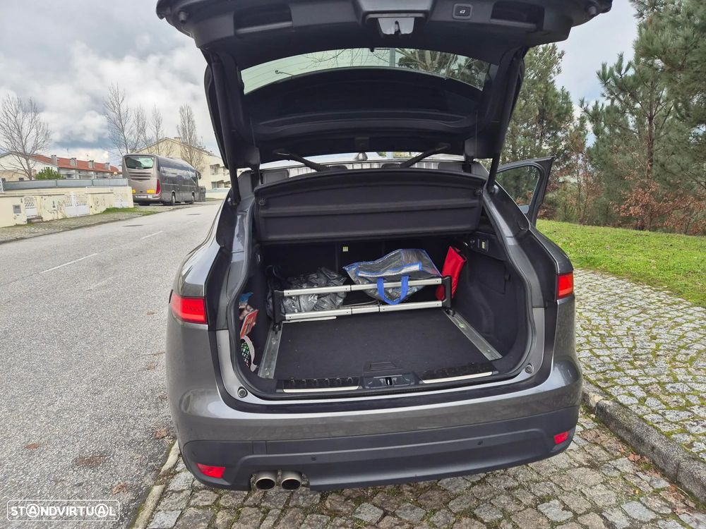 Jaguar F-Pace 2.0 i4D R-Sport Aut. - 11