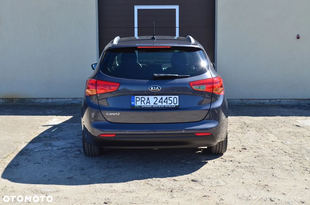 Kia Ceed 1.4 CVVT Fifa World Cup Edition - 7