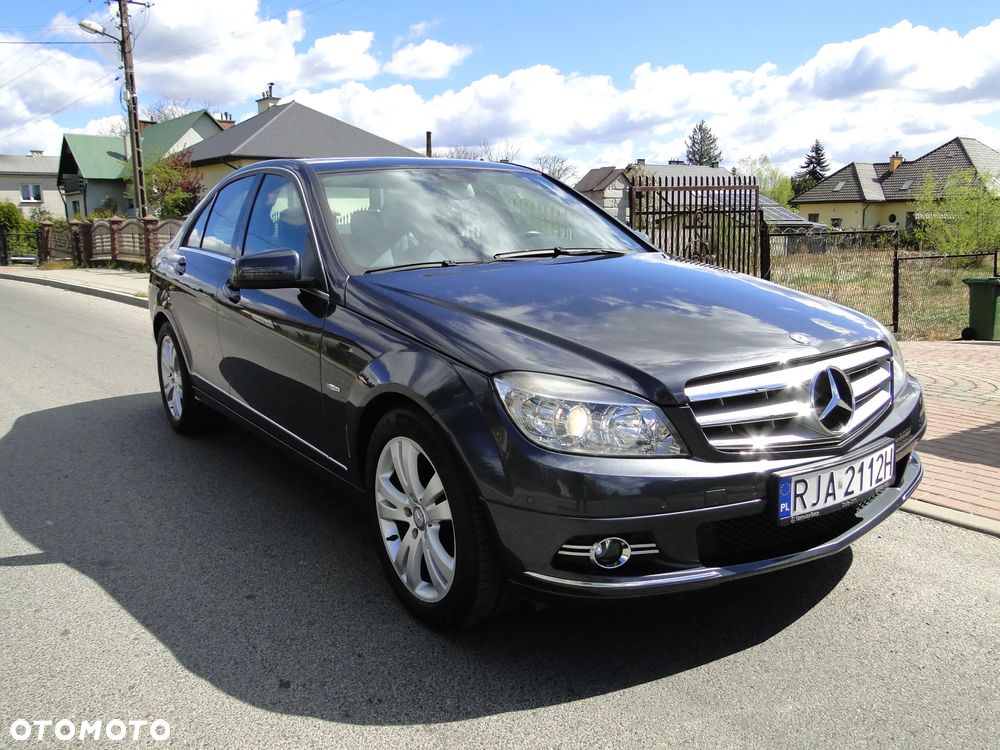Mercedes-Benz Klasa C 180 CGI Automatik BlueEFFICIENCY Avantgarde - 3