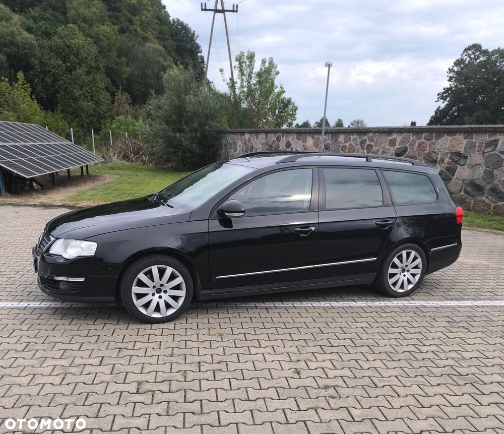 Volkswagen Passat - 1
