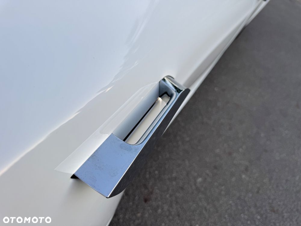 Tesla Model S - 29