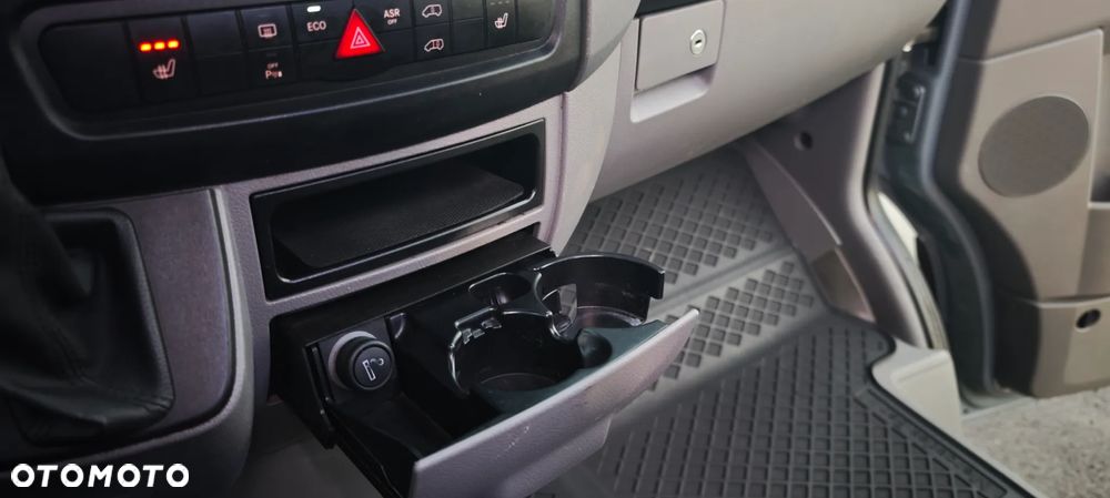 Mercedes-Benz Sprinter - 24