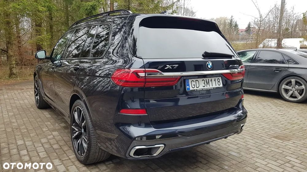 BMW X7 - 7
