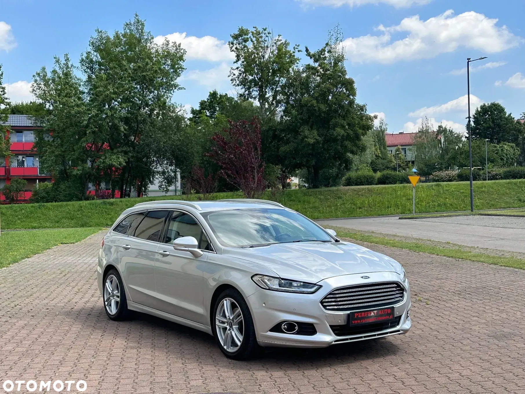 Ford Mondeo 2.0 EcoBoost Titanium - 18