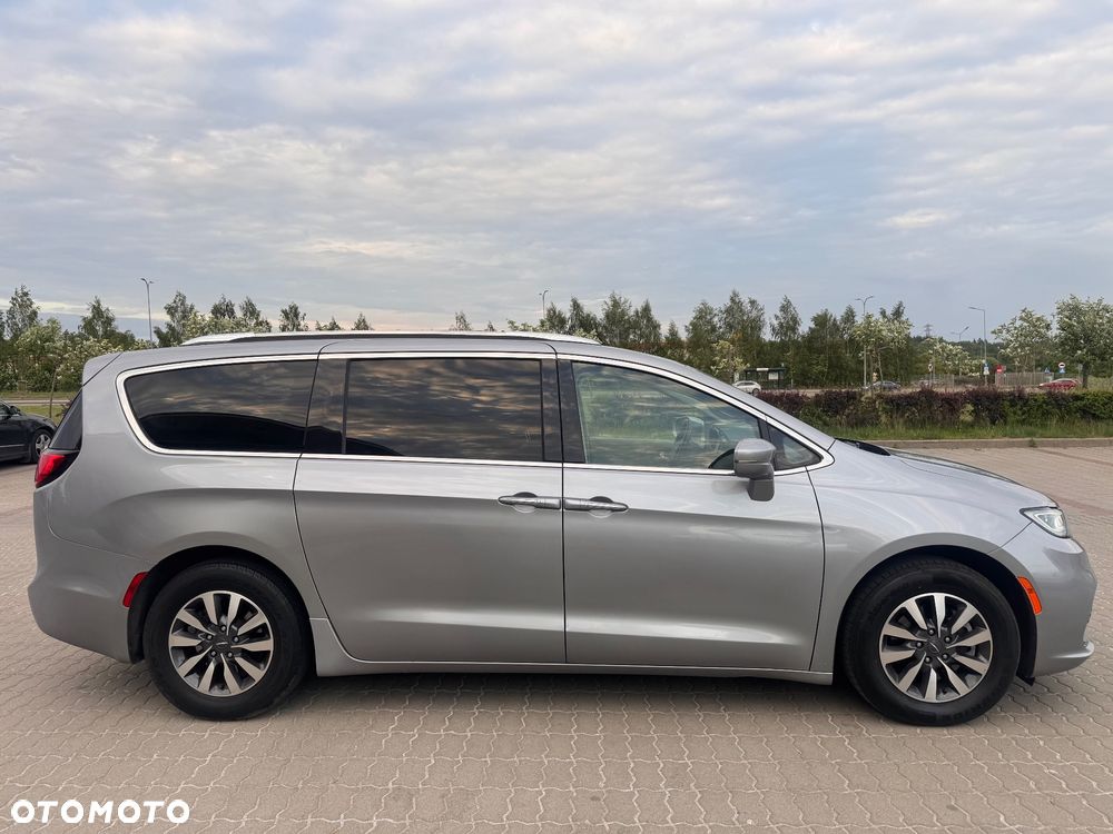Chrysler Pacifica - 5
